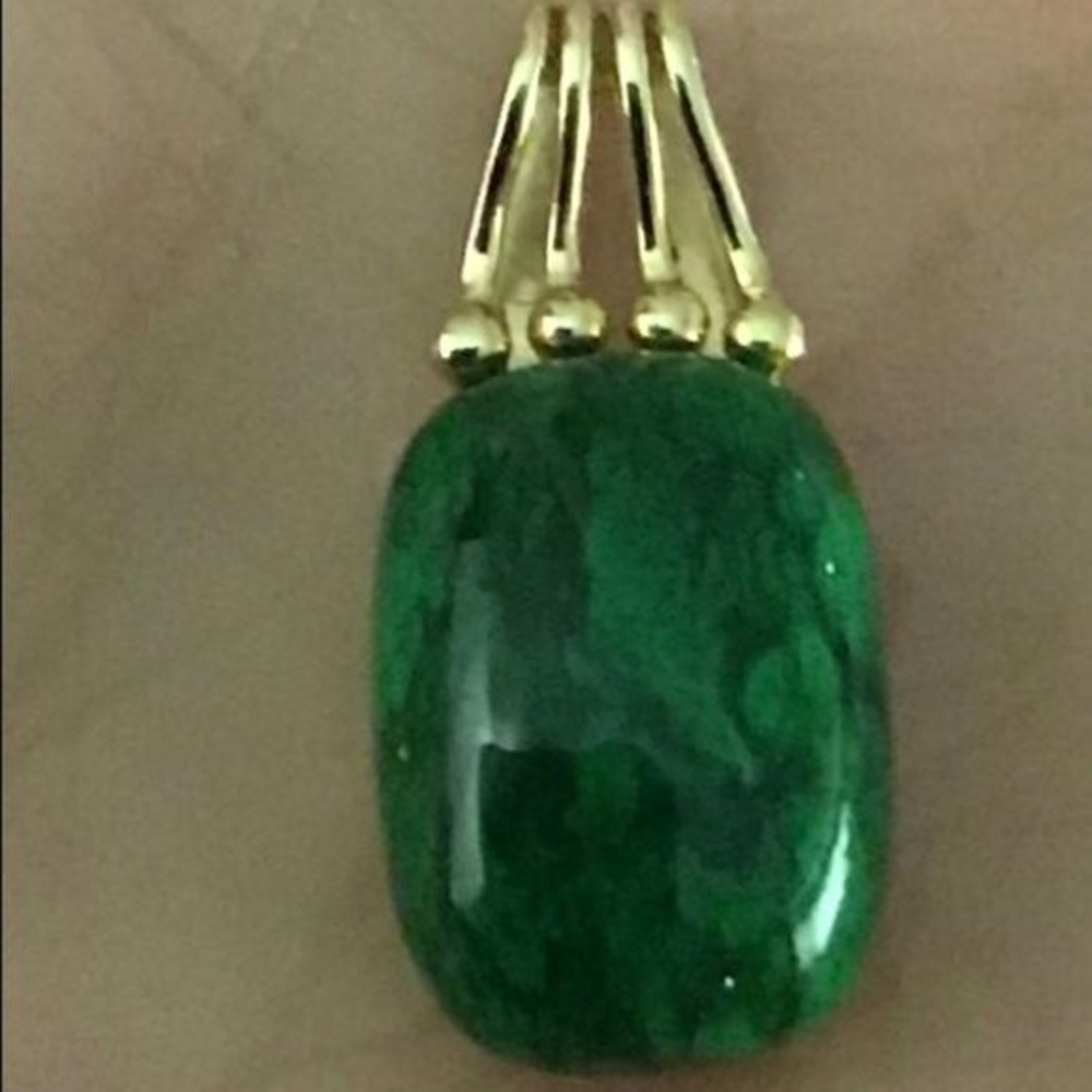 14K Maw Sit Sit‎ Pendant